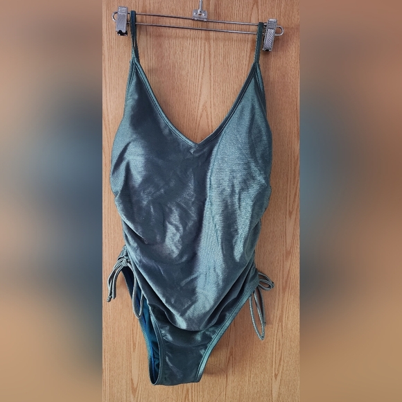 Elegant Green One-Piece Swimsuit - Picture 1 of 6